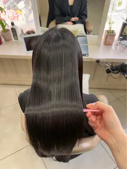 【✨36%off✨】癖毛にお悩みの方必見‼️縮毛矯正で艶髪作ります☘️🤍