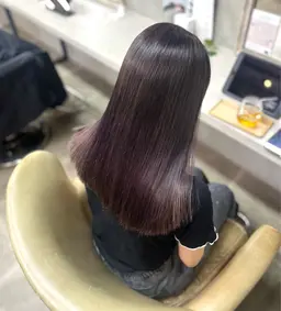 【 ケアしながらハイトーンに🪄 】ブリーチカラー＋美髪トリートメント¥10,000🉐