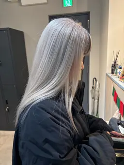 デザインカット＋ハイトーンダブルカラー🌈