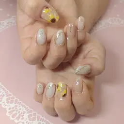 【オフ込】手描きひまわりニュアンスネイル