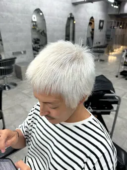 ハイトーンメニュー✨ カット➕ケアブリーチ(2回)➕ケアカラー ミニモ学割✨リタッチも⭕️