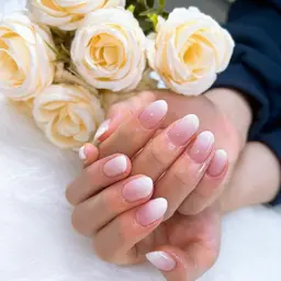 【ご新規様💞初回ソフトジェルオフ無料】フレンチORグラデーション🌹