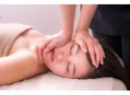 人気No.2♪Vフェイスライン◎骨格美人！【小顔&整体コルギ×6D小顔矯正】80分