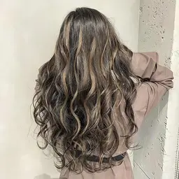 🌟ハイライトカラー🌟【ブリーチ1回＋全体カラー1回】トリートメント