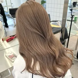 【12月限定🎄】リタッチブリーチ+オンカラー🫧+Aujua艶髪トリートメント付き🦄