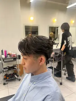 【🔥U-24学割🔥】メンズの方みんなが選ぶ!フェザーカットパーマ‼️