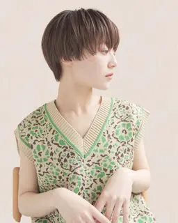 カット+透明感カラー+白髪ぼかしハイライト ¥16,000