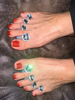 🦶🎀フットワンカラー・グラデ🦶🎀オフ有無Foot one color, gradient nails🦶🎀