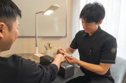 ネイルケア、ピカピカネイル磨き＋骨盤調整付き(ご希望の方)