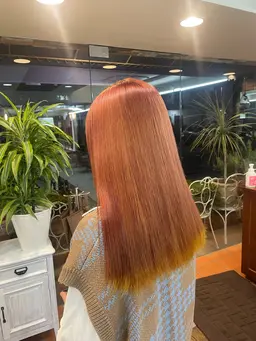 【やってみたかったカラーに☘️】ブリーチデザインカラー+カット+3stepトリートメント