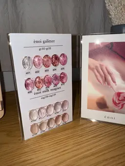 大人気！énoi milk magnetで上品ちゅるんネイル<マグネットネイル>