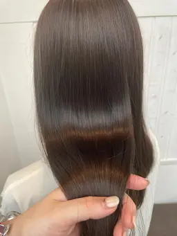 ☔️湿気撃退メニュー☔️全体カット＋前髪顔周りコスメストレート＋ダメージケア超音波トリートメント💙