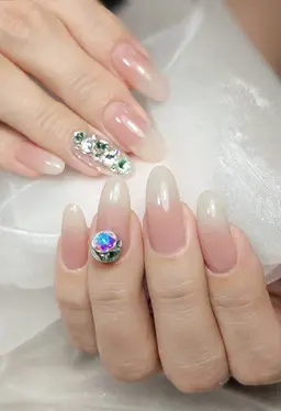 溶け込む2色グラデーション【美フォルム体験価格】14,300円⇒8,800円☆オフ代無料☆