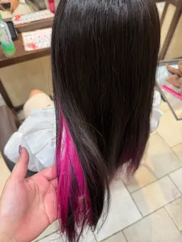 【ちょっとしたアレンジに🤍ྀི】インナーカラー/イヤリングカラー➕トリートメント🫧(ケアブリーチ込み)