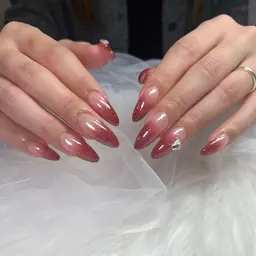 デザインネイル【オフ込み、持ち込みデザインOK(時間内にできるデザインなら可能)、口コミ必須、お直し不可】