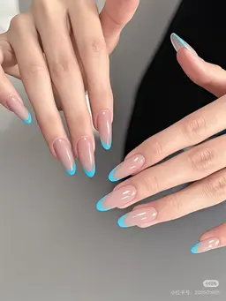 【モデル練習　ジェルオフ+500】カラーフレンチ(ベース有り) （予約状況次第時間調整あり)