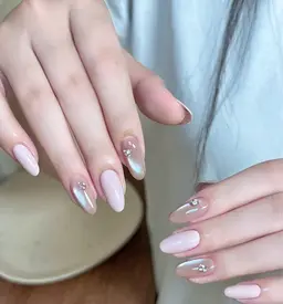 【アクリル】長さだし✖️シンプルデザイン★持込み🆗(練習モテル) ☆ジェルオフ＋550円