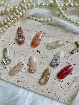 winter nail定額⭐︎キラキラパーツアートの中から4本(オフケア込み)