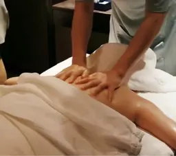 全身アロマオイルリンパマッサージ(ホットストーン付き)90分