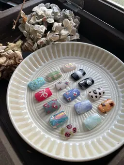 【お盆までの期間限定】フットワンカラー➕親指アート2本🌼サンプルの中から好きなデザインをお選びください😊