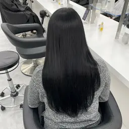 【毎朝のスタイリングをもっと楽に】縮毛矯正+cut 炭酸スパ付き　minimo限定半額クーポン