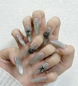 【New Openキャンペー中・チップ長さ出し】ワンカラー・ラメグラ+パーツ4個 ¥9500→¥8000 (オフ選択)