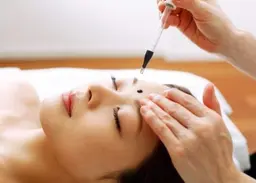 ≪プラチナ・フェイシャル≫【しっとり潤い肌】【輝き肌】【トーンアップ肌】【クスミ改善】【リフトアップ効果】  90分
