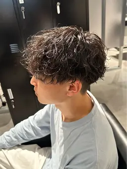 【52％オフ】メンズカット+波巻きパーマ（フェザーパーマ/ブリーチ/メンズカラー/ツイストスパイラルパーマ/眉毛ワックス
