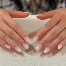 12月限定🌟【オフあり】ハンド💅🏻✨️カラグラorフレンチ(クリアベース)