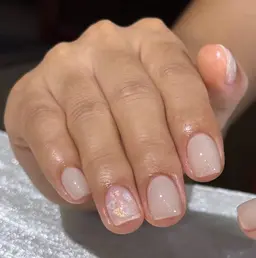 🤍ニュアンス×ワンカラー🤍さりげなく輝く、大人のニュアンスネイル