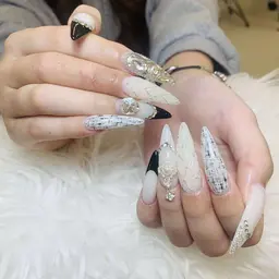 ツイドネイル💅チップ長さ出し＋アートやり・ゴテゴテパーツつけ放題