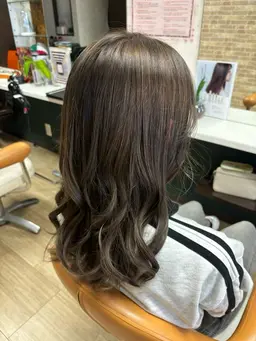 カット＋ヘアカラー※ロング料金かかります