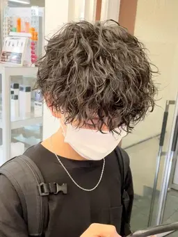メンズカット+ツイストスパイラルパーマ         ¥2500