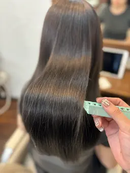 モニター価格でサラツヤ髪へ。縮毛矯正モデルさん募集中！🌿