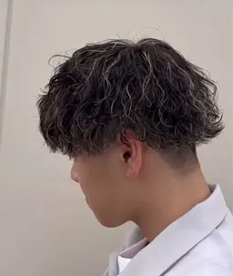 メンズカット✂️+メンズハイライト⚡️+5stepトリートメント🌟