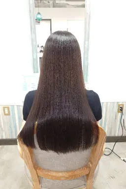 汗、湿気、膨らむ髪に!髪質改善ストレート🤗カット無✨土日祝🆗ストレートメニューが初めての方もお待ちしております‼️
