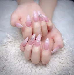 チップ長さ出し、カラグラデーション+アート(2本簡単)🍀🍀💅🥰丁寧に施術いたします。💅