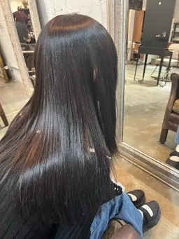 【無料‼️⠀】【20日 20時​〜​限定‼️】ストレートパーマ🩶 ̖́-