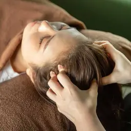 肩凝りほぐれるヘッドドライスパ＋デコルテ肩周りすっきりコース🧖‍♀️