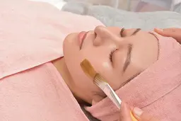 ✨Wピーリングコース✨《ケミカル&ハーブピーリング&リンパドレナージュ 》で肌質改善！【ニキビ】【シワ】等のお悩みに！