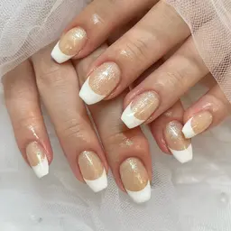フレンチネイル🪞(指名予約550円)