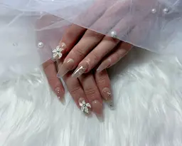 オフ無/有🩷チップ長さだし10本込み🍭持ち込みデザイン90分🍒💫4本アート