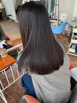 【酸性ストレート】ダメージ毛でも自然な艶ストレートに💭