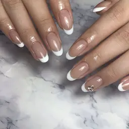【特別価格❗️】フレンチネイル💅ベースカラー有りは1,100円追加（オフ・ケア込※オフはソフトジェルのみ）