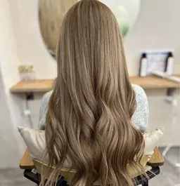 ブリーチ＋透明感カラー