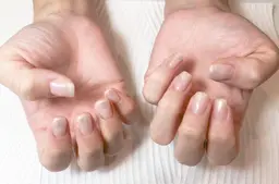 【オフ有 ケア込み✨✨】パラジェルグラデーション（ラメグラ✨✨）ネイル💅💅　５０色以上のカラーからお選び頂けます。