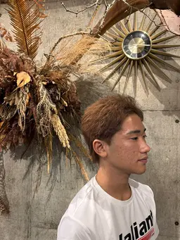 デザインカット＋ブリーチ+オンカラー