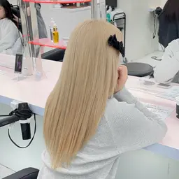 ꒰🤍minimo限定価格🤍꒱ハイトーンやりたい人必見❕ケアブリーチによるトリプルカラー🎀