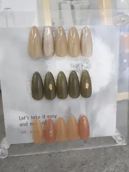 【ミニモ限定♥】9月シンプルコース💅✨オフ込み💕9月サンプルからお選びいただけます❣️配置換え、カラー変更も🆗💕