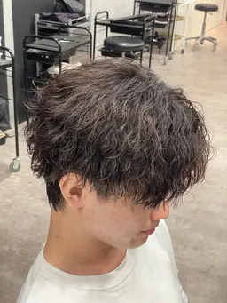 👑土日祝初回限定👑メンズカット＋🔥ツイストスパイラルパーマ🔥+2STEPトリートメント